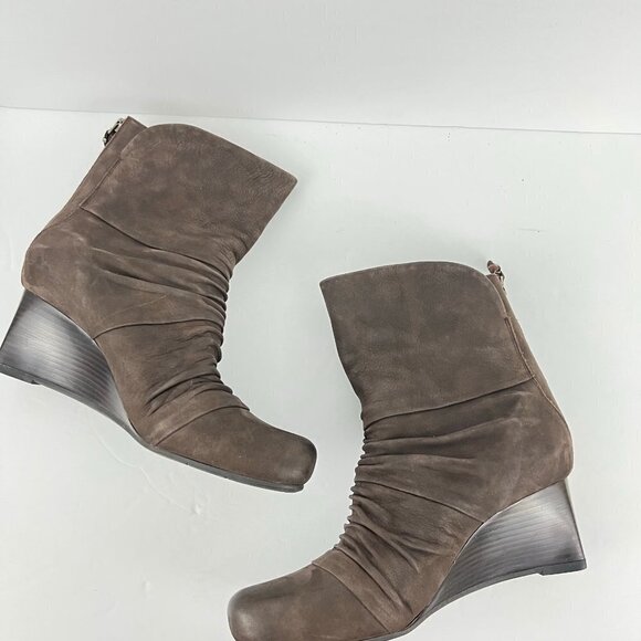 Earthies Chelsea Brown Suede Wedge Boots Size 10 M - Picture 14 of 16
